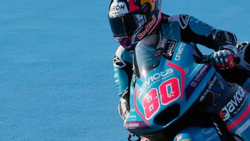 JEREZ DE LA FRONTERA (CÁDIZ), 26/04/2025.- El piloto colombiano de Moto2 David Alonso (CFMOTO Gaviota Aspar Team), durante el segundo entrenamiento libre para el Gran Premio de España de Motociclismo este sábado en el Circuito de Jerez-Ángel Nieto de Jerez. EFE/José Manuel Vidal