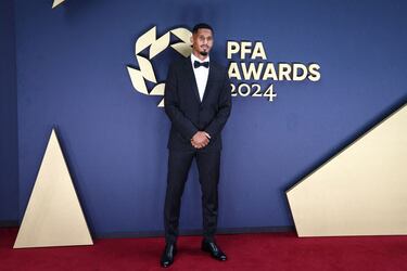 William Saliba, futbolista francés que juega como defensa en el Arsenal F. C.