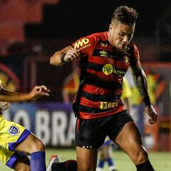 Parraguez es figura en Brasil y se luce en el equipo ideal de la fecha