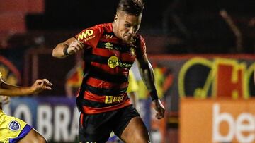 Parraguez es figura en Brasil  y se luce en el equipo ideal de la fecha