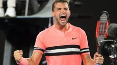 EPA2493. MELBOURNE (AUSTRALIA), 17/01/2018.- El tenista b&uacute;lgaro Grigor Dimitrov reacciona tras vencer ante el estadounidense Mackenzie McDonald durante su enfrentamiento de la segunda ronda del Abierto de Australia celebrado Melbourne (Australia), 