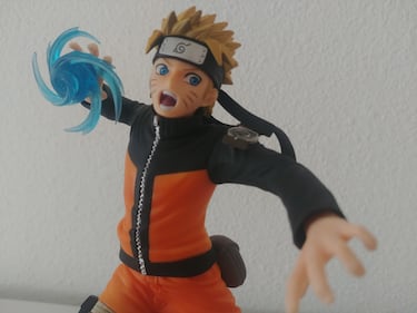 Las figuras de Naruto y Sasuke que cruzan los dos ataques más fuertes del anime