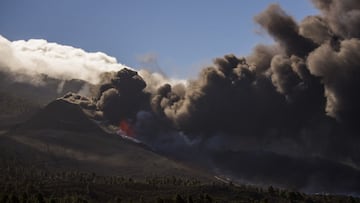 El volc&aacute;n de Cumbre Vieja visto desde la monta&ntilde;a de Tacande. 