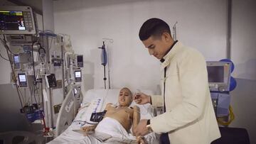 James revela quiénes son sus héroes en este emotivo video