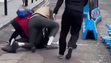 Un robo de m車vil en Londres se hace viral por una abuela que evita a la fuerza la fuga del ladr車n