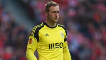 Oblak ha sido una de las revelaciones en Europa. Tard&oacute; en lograr el puesto de titular en el Benfica, pero ha sido el portero del triplete encarnado y el que jug&oacute; la final de la Europa League.
 