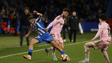 Partido Deportivo de La Coruña - Ponferradina.  Yeremay ante Borja Valle