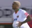 Junior Fernandes anota de cabezazo su tercer gol en Turquía