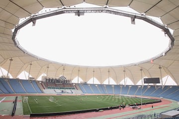 El estadio de la ciudad saud¨ª Riad fue inaugurado en 1987 y tiene una capacidad para 67.000 espectadores. El nombre del estadio es en honor del rey y primer ministro saud¨ª Fahd bin Abd Aziz.