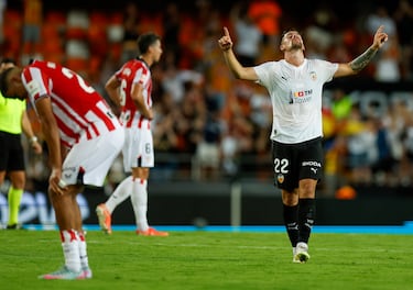 El jugador francés comienza a justificar su fichaje. Clave con su gol y su equipo se mueve al ritmo de su juego.