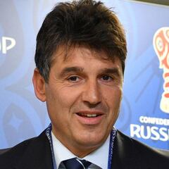 Busacca, jefe de árbitros de la FIFA: "Hay que mejorar el VAR"