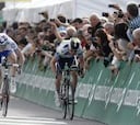 El francés Arnaud Demare bate a Goss y a Farrar en el esprint