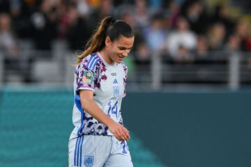 La defensa espa?ola Laia Codina triste tras dar el empate a Suiza por un gol suyo en propia puerta.