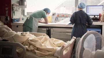 Una joven de 19 años muere por coronavirus en su casa tras varias llamadas a emergencias