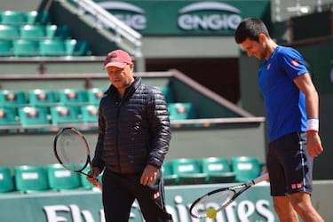 Djokovic parts company with entire coaching team