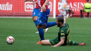 Timor entra a un jugador del Sporting.