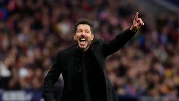 Simeone, en un partido dirigiendo al Atlético.