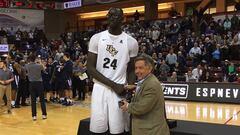 Los jugadores más altos de la historia del básquetbol