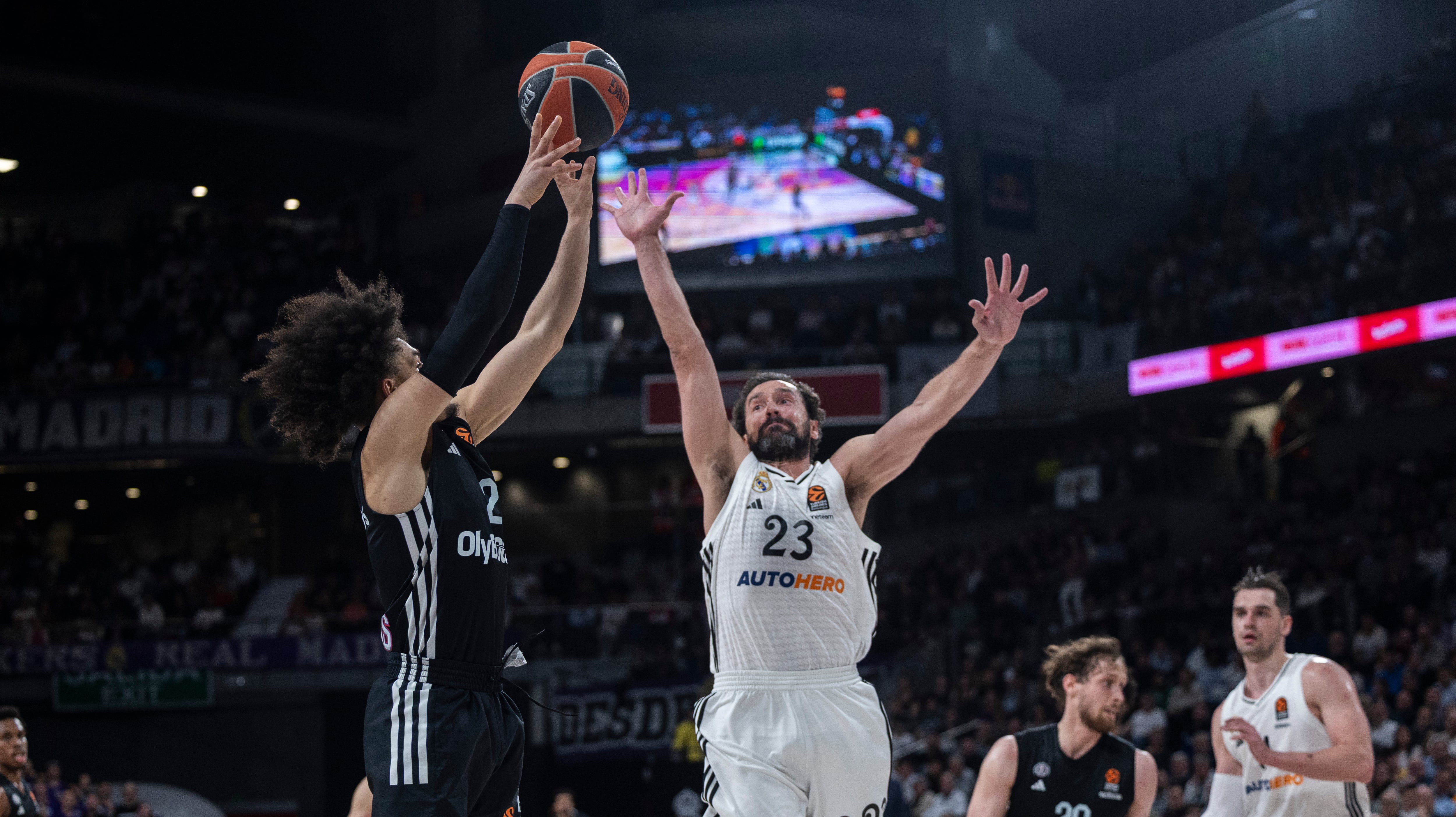 Real Madrid: un problema con el triple y visita de Nadir Hifi