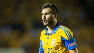 Olympique de Marsella celebra el 5 de mayo con un André-Pierre Gignac cantador; desde Juan Gabriel hasta Luis Miguel