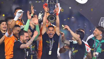 Angel Mena lifties the Trophy with Players of Leon Champions during the game Los Angeles FC (USA) vs Leon FC (MEX), corresponding second leg match of the Great Final 2023 Scotiabank Concacaf Champions League, at BMO Field Stadium, on June 04, 2023.
<br><br>
Angel Mena levanta el trofeo con Jugadores de Leon Campeones durante el partido Leon FC (MEX) vs Los Angeles FC (USA), correspondiente al partido de Vuelta de la Gran Final de la Liga de Campeones Scotiabank Concacaf 2023, en el Estadio BMO Field, el 04 de Junio de 2023.