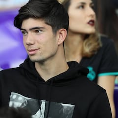 Théo Zidane descorcha el champagne en La Fábrica