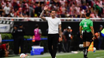 Fernando Gago no comparte la palabra presión en Chivas