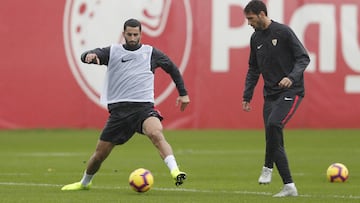 Gonalons entrenando con el Sevilla. 