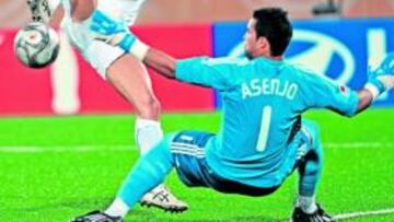 <b>A CASA. </b>El italiano Mustacchio marcó a Asenjo dos goles en la eliminación del Mundial Sub-20.