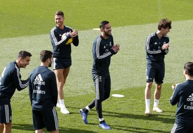 Real Madrid round-up: Solari, defensive woes, Bale under pressure