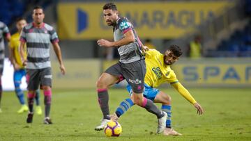 La afición de Las Palmas se divide en la despedida del curso