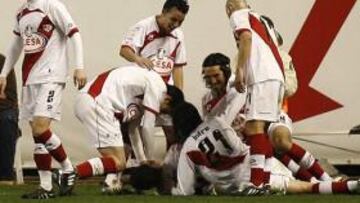 <b>ESPERANZA. </b>El Rayo espera festejar goles el domingo en al Carranza.