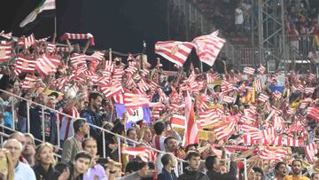La afición del Girona durante un partido de su equipo.