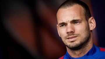 (FILES) In this file photo taken on March 25, 2015 Netherlands' midfielder Wesley Sneijder attends a training session in Katwijk ahead of the Euro 2016 group A qualifying match between Netherlands and Turkey.
Sneijder puts an end to his internati