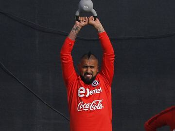 Futbol, entrenamiento de la seleccion chilena.
 El jugador de la seleccion chilena Arturo Vidal es fotografiado durante el entrenamiento matutino en el complejo deportivo Juan Pinto Duran de Santiago, Chile.
 30/05/2017
 Andres Pina/Photosport
 ********
 
 Football, chilean national team training session.
 Chile&#039;s player Arturo Vidal is pictured during the morning training session at the Juan Pinto Duran sport center in Santiago, Chile.
 30/05/2017
 Andres Pina/Photosport