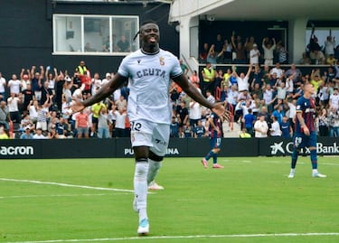 AD Ceuta: el ferry coge velocidad de crucero