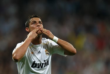 Related Madridi True e Cristiano Ronaldo Cent: