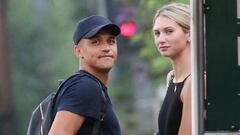 ¿Captan a Alexis Sánchez con su nueva novia en Inglaterra?