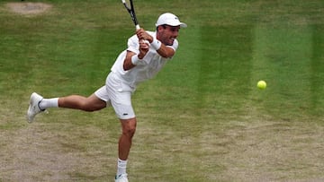 Bautista toca el cielo: pelear¨¢ con Djokovic por la final