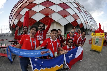 Los hinchas chilenos animaron el ambiente en Moscú