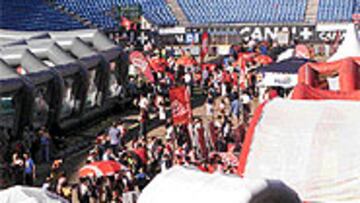 <b>TODO UN ÉXITO</B>. La Expo Atleti fue un éxito. Ayer finalizó y a la misma asistieron niños y menos niños que disfrutaron con todas las actividades que el club rojiblanco les había preparado.