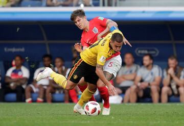 John Stones vio la tarjeta amarilla tras una falta sobre Eden Hazard