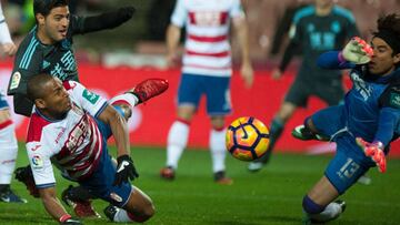 Carlos Vela vence a Memo Ochoa en juego de mexicanos