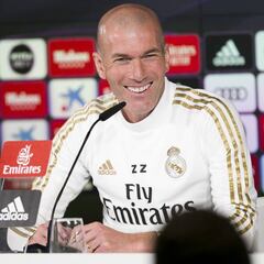 Zidane: "Puedo entender que nuestra gente esté tocada o molesta, pero les necesitamos"