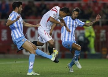 Carlos Bacca con Miguel Torres y Angeleri.