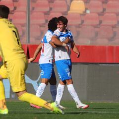 La UC debuta con un triunfazo, pero la lesión de Medel asusta