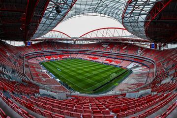 Capacidad en 2030: 65.209. Ronda máxima que puede albergar: Semifinal. Mayores eventos acogidos: Eurocopa 2004, final de la Champions... Propietario: SL Benfica.