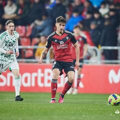 Sobresaliente actuación de Prados como central derecho