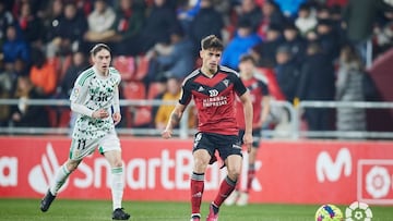 Prados fue la principal novedad en el once para situarse en el centro de la zaga.