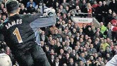 Salió Rooney y sus goles dieron alas al Manchester